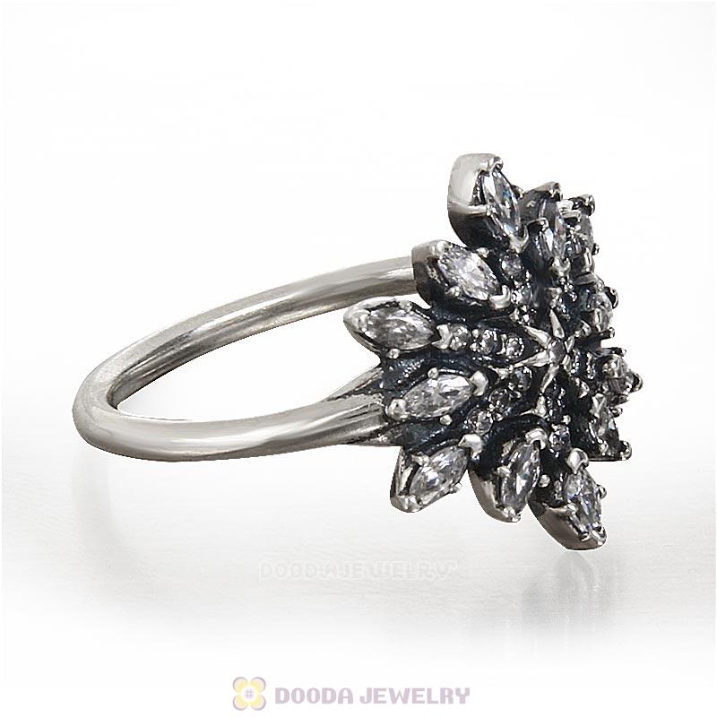 925 Sterling Silver Crystalized Snowflake Ring with Clear CZ